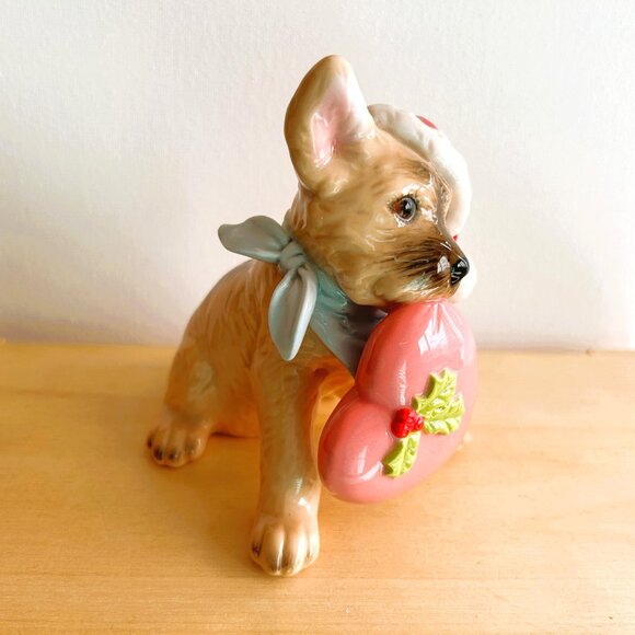 Coalport Whiskers and Paws "With Love" Christmas Figurine - Picture 9 of 14